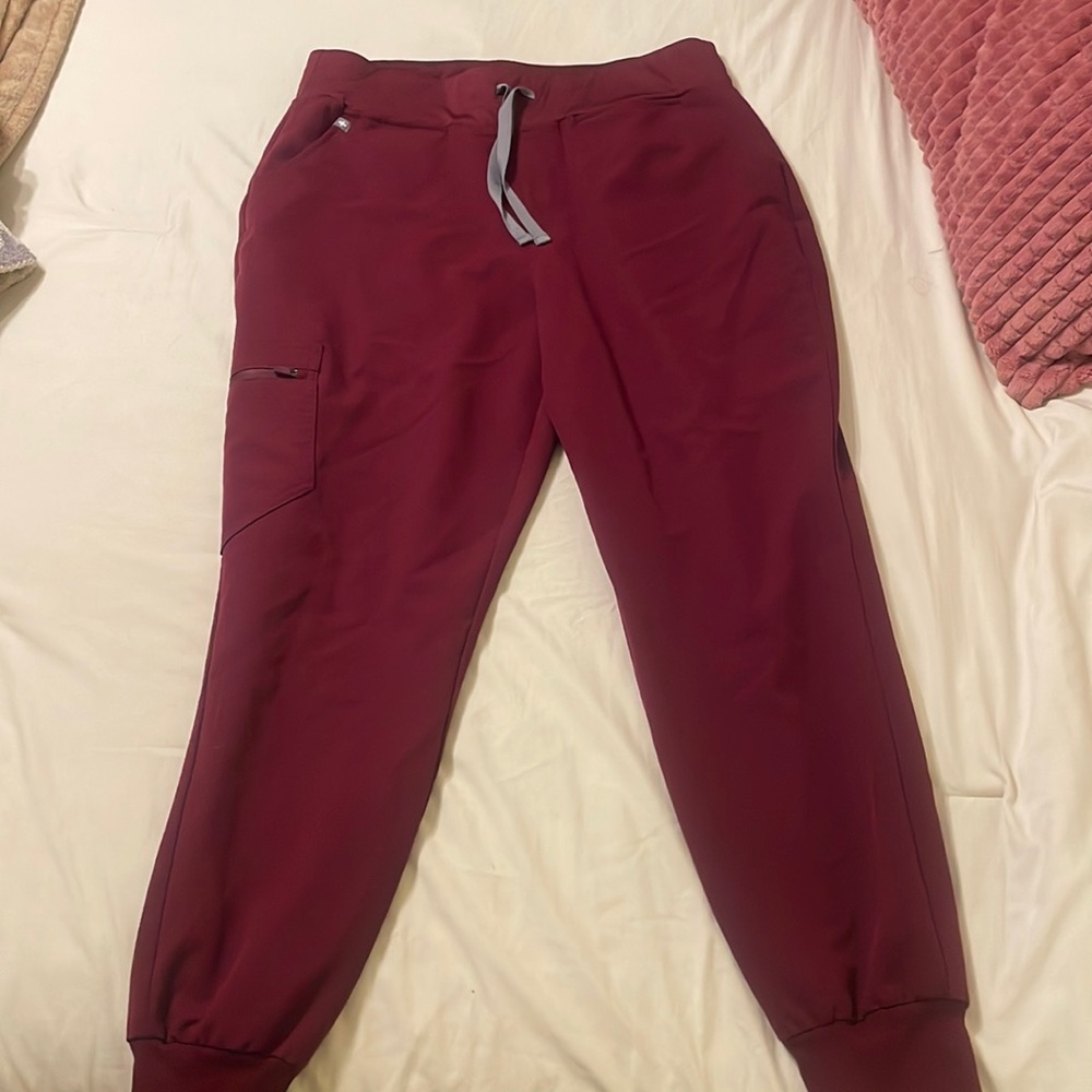Figs Zamora Jogger Scrub Pants-Burgundy
